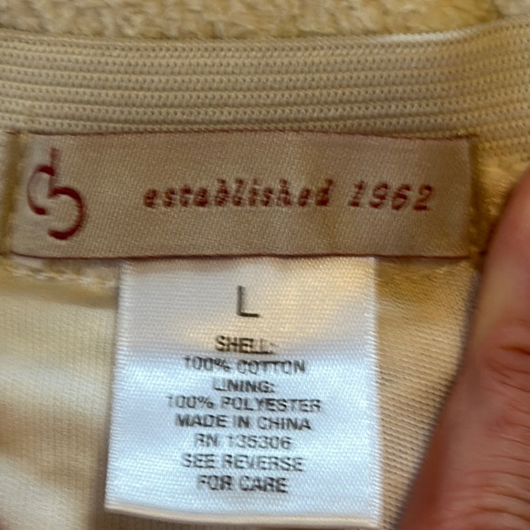 Beautiful white crochet DB Established 1962 skirt size large - Picture 4 of 7